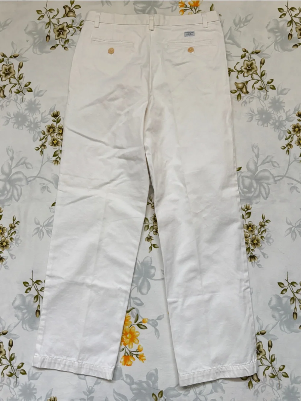 Vineyard Vines Size 12 White Pants - Picture 5 of 9
